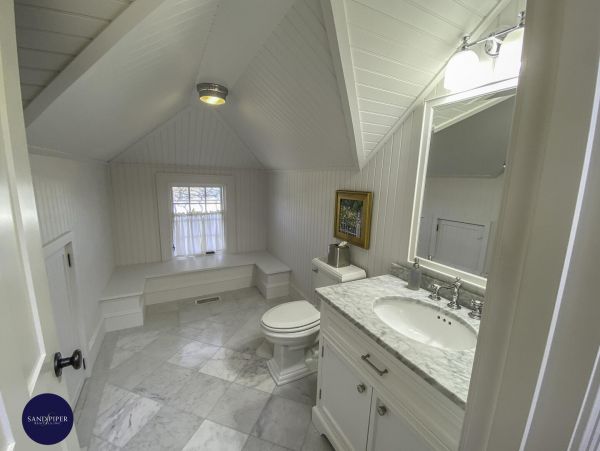 Cape Cod Home 995148