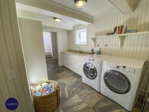 Cape Cod Home 995148