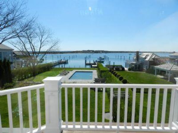 Cape Cod Home 995148