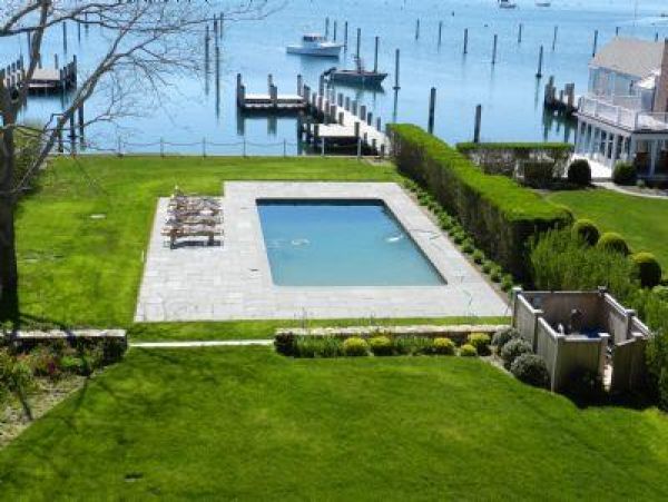 Cape Cod Home 995148