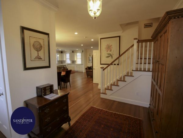 Cape Cod Home 995150