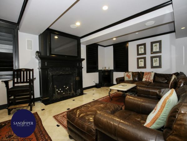 Cape Cod Home 995150