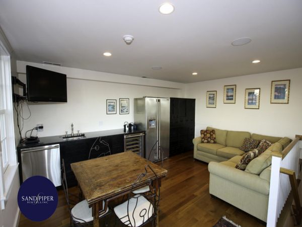 Cape Cod Home 995150
