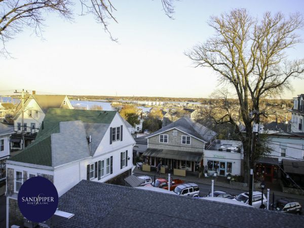 Cape Cod Home 995150