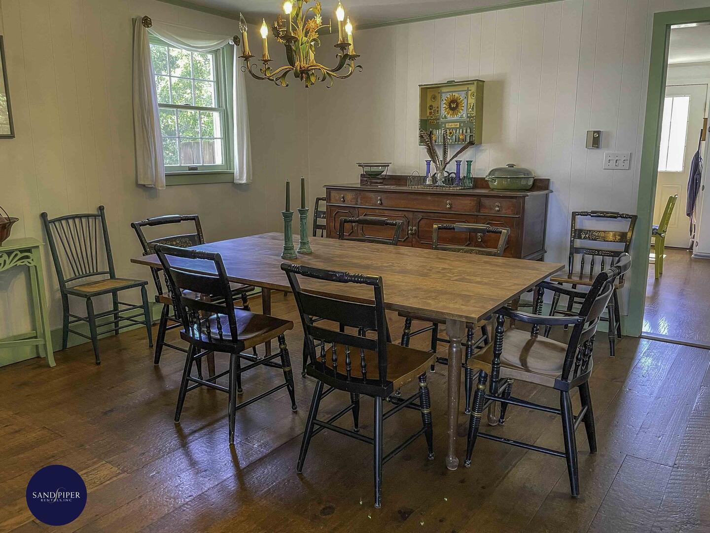 Cape Cod Home 995151