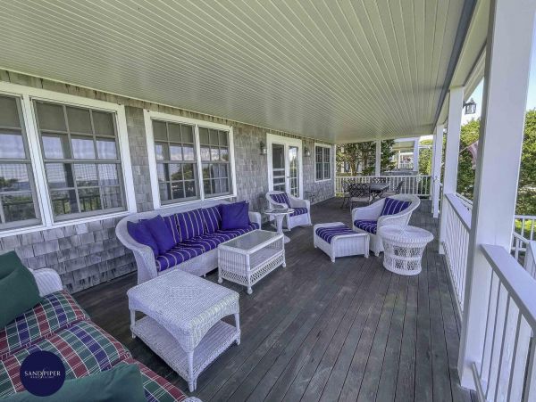 Cape Cod Home 995151