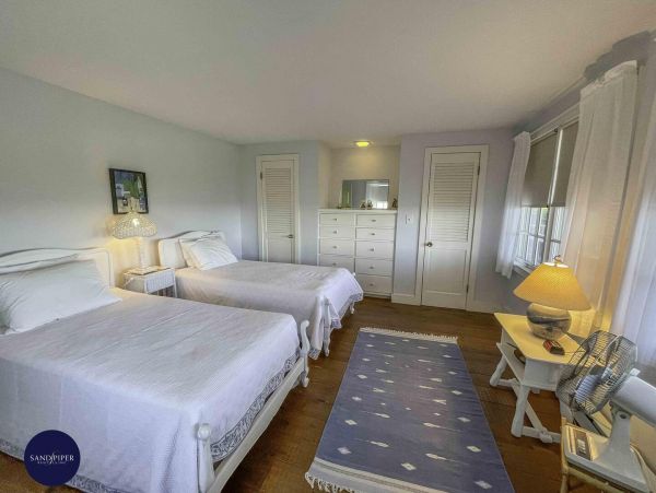 Cape Cod Home 995151