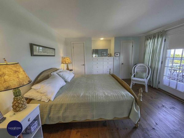 Cape Cod Home 995151