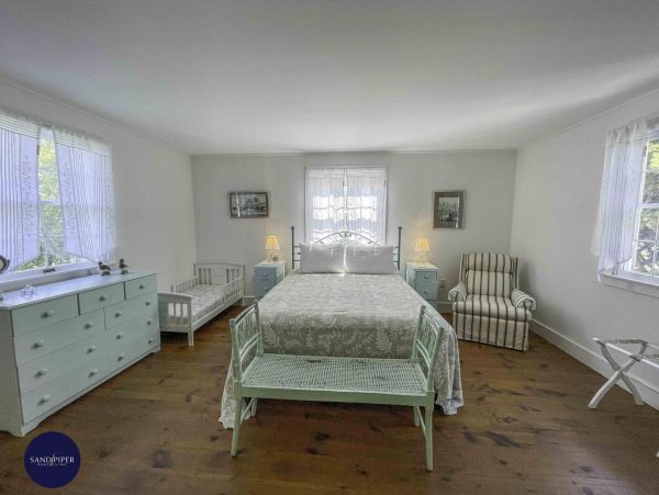 Cape Cod Home 995151