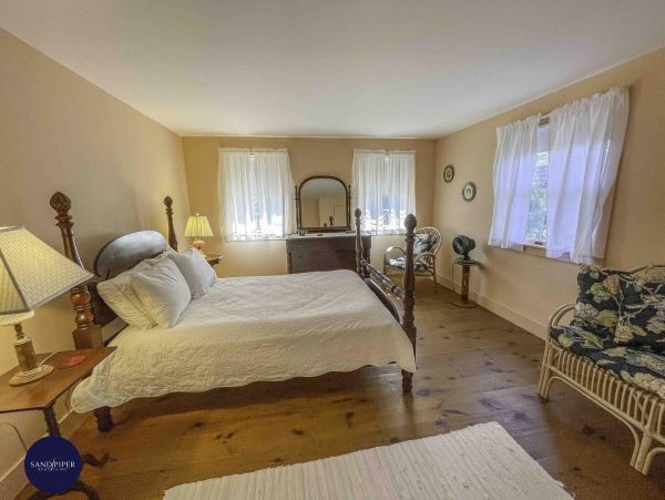 Cape Cod Home 995151