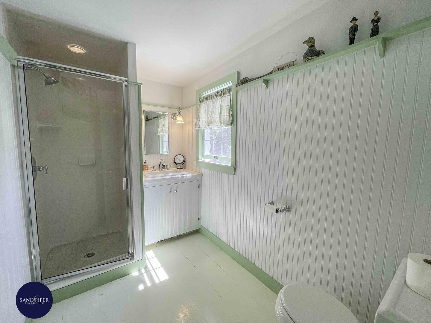 Cape Cod Home 995151