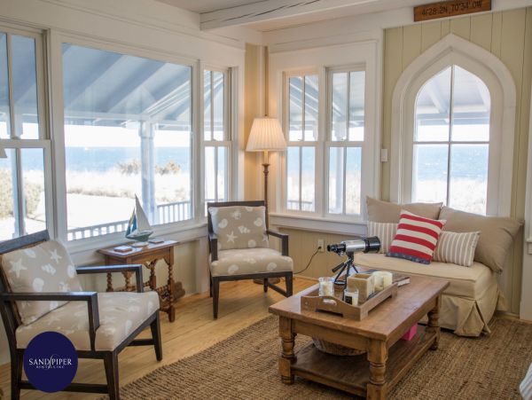 Cape Cod Home 995152
