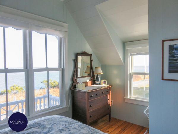 Cape Cod Home 995152