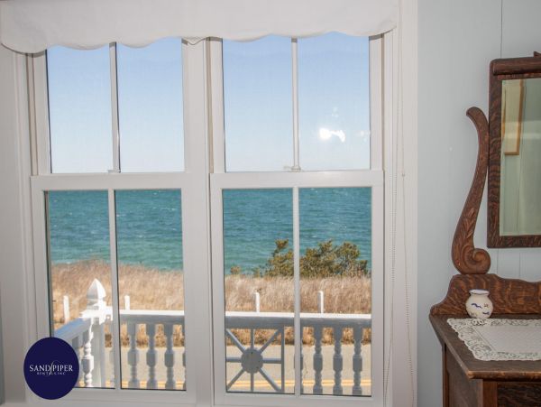 Cape Cod Home 995152