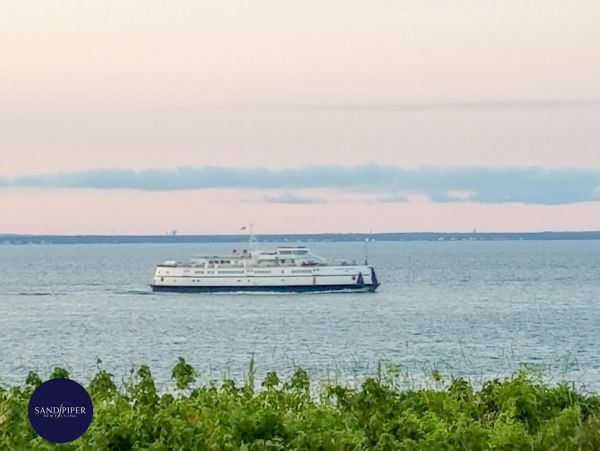 Cape Cod Home 995152