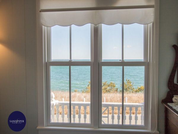 Cape Cod Home 995152
