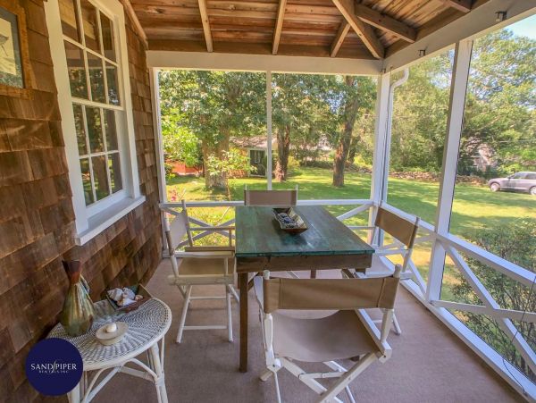 Cape Cod Home 995153