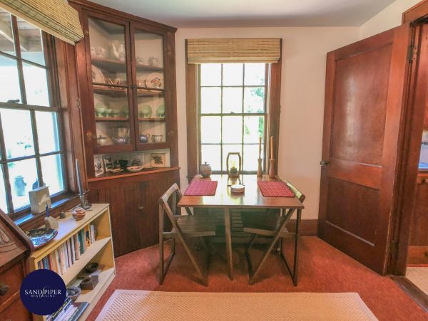 Cape Cod Home 995153