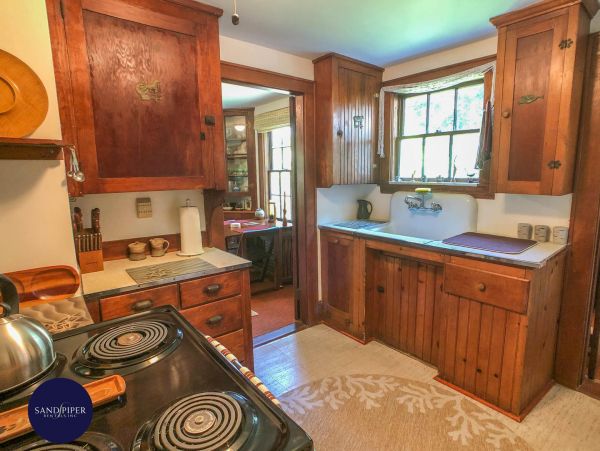 Cape Cod Home 995153