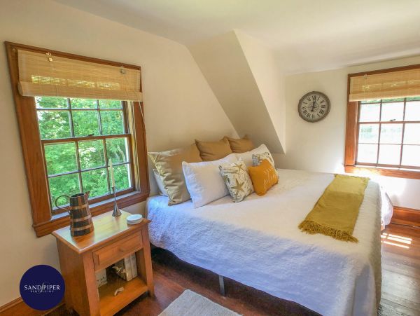 Cape Cod Home 995153