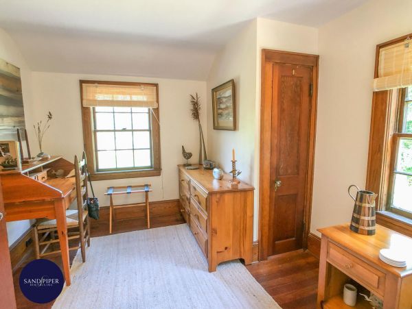 Cape Cod Home 995153
