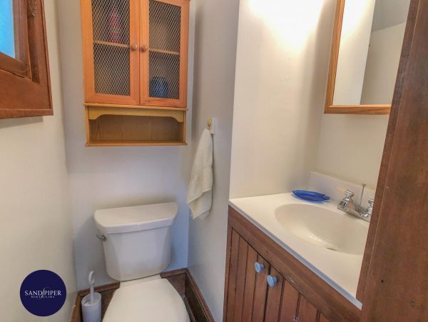 Cape Cod Home 995153