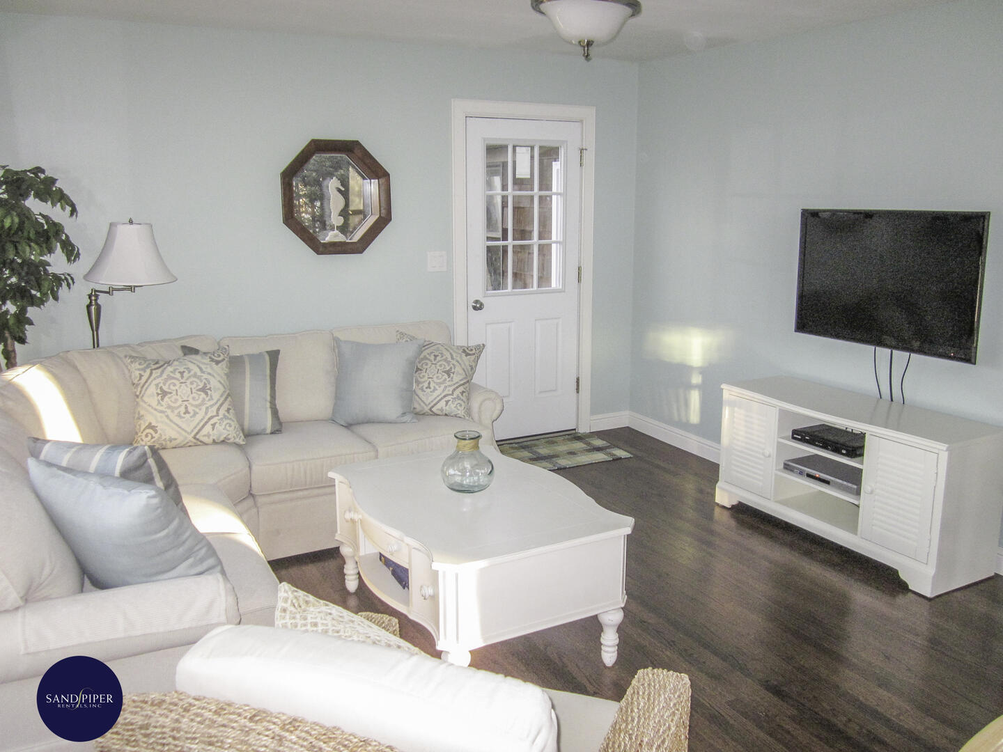 Cape Cod Home 995154