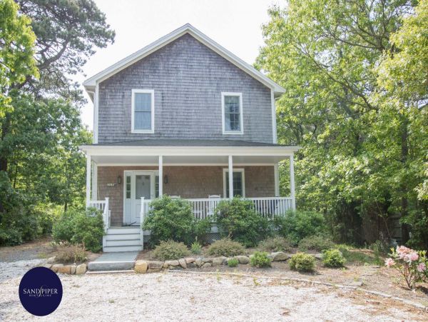 Cape Cod Home 995156