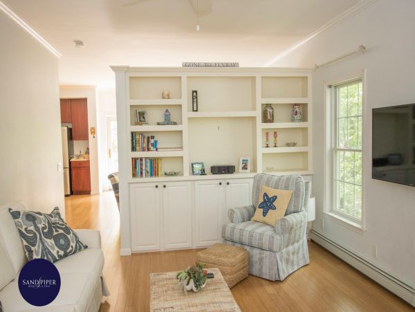 Cape Cod Home 995156