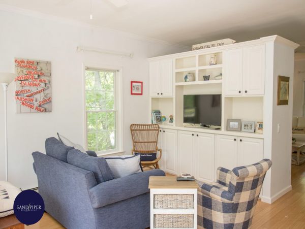 Cape Cod Home 995156