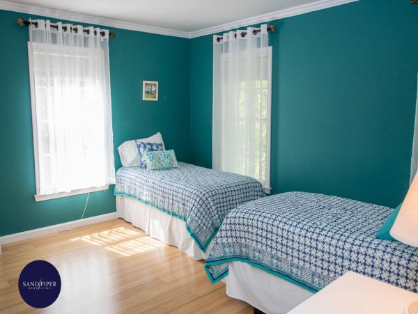 Cape Cod Home 995156
