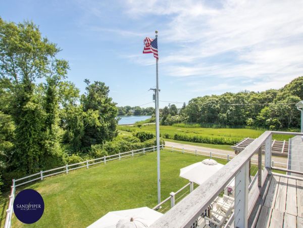 Cape Cod Home 995157