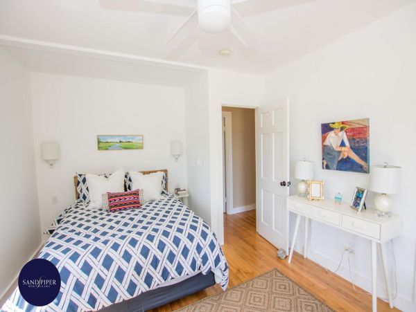 Cape Cod Home 995157