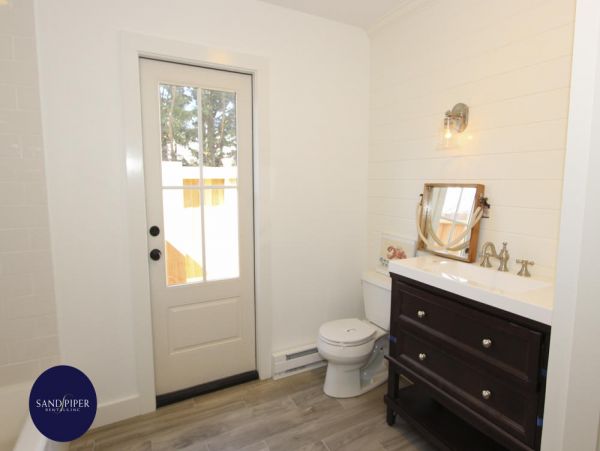 Cape Cod Home 995157