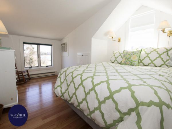 Cape Cod Home 995157