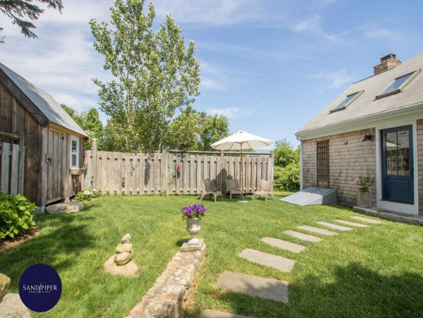 Cape Cod Home 995157