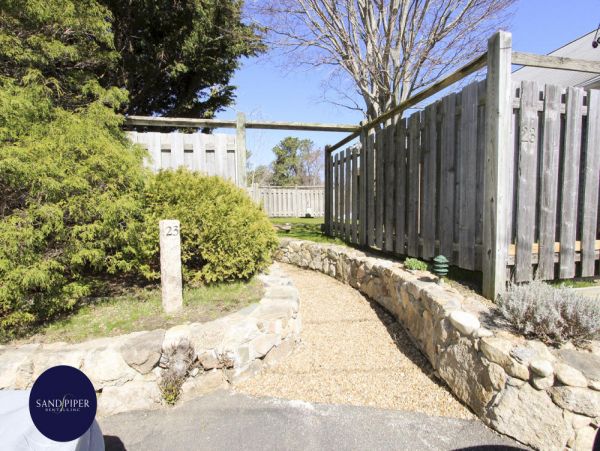 Cape Cod Home 995157