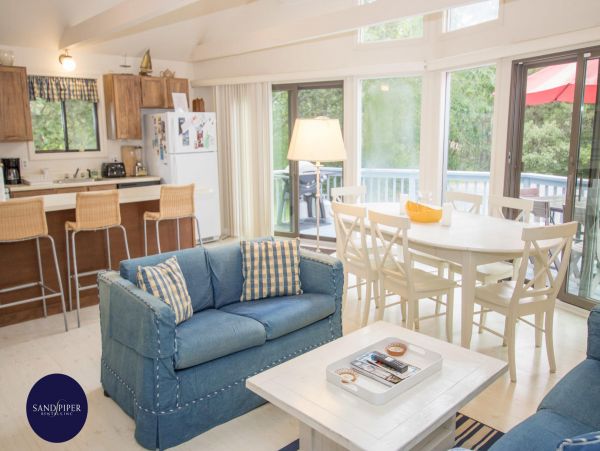 Cape Cod Home 995158