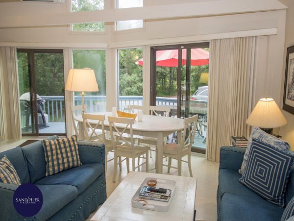 Cape Cod Home 995158