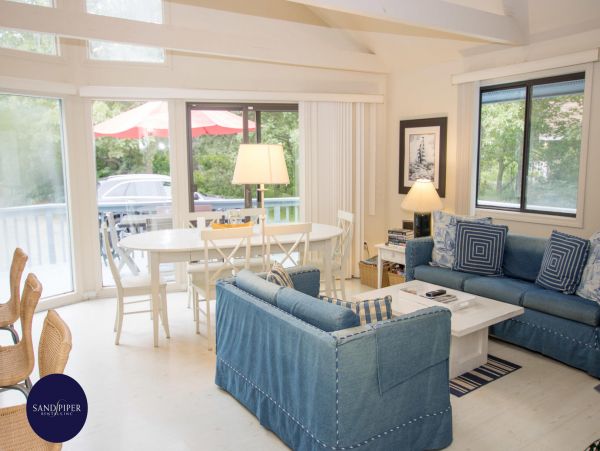 Cape Cod Home 995158