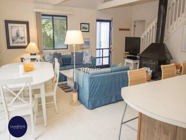 Cape Cod Home 995158