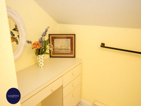 Cape Cod Home 995158
