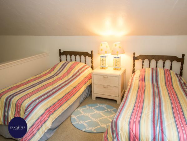 Cape Cod Home 995158