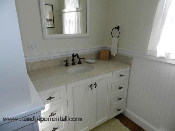 Cape Cod Home 995159