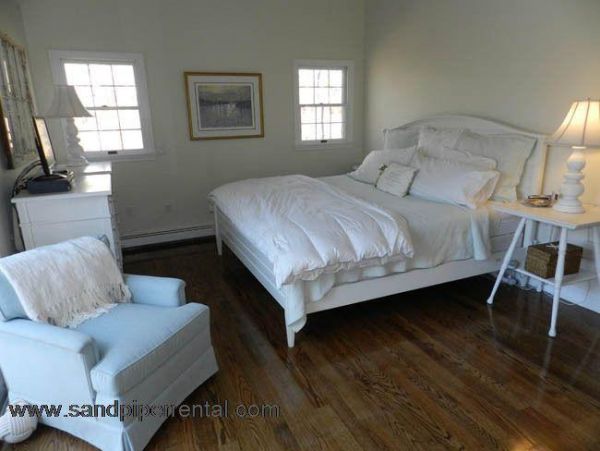 Cape Cod Home 995159