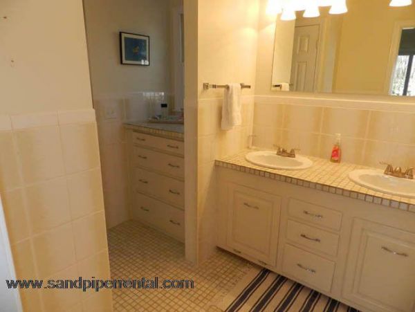 Cape Cod Home 995159