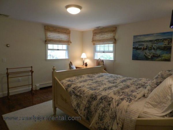 Cape Cod Home 995159