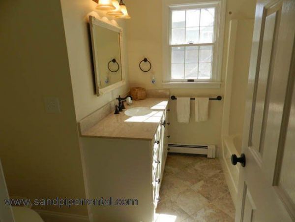 Cape Cod Home 995159