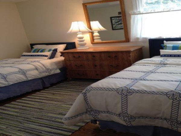 Cape Cod Home 995159
