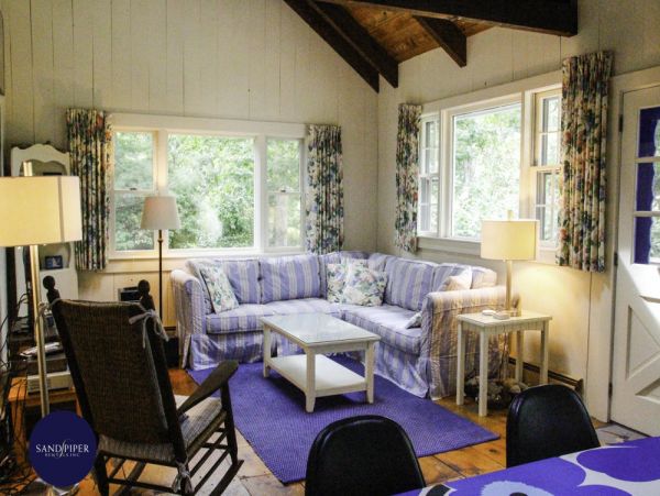 Cape Cod Home 995161